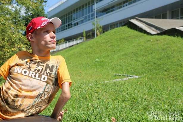 Болеем за наших!