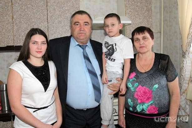 В Орле семьям погибших полицейских привезли подарки