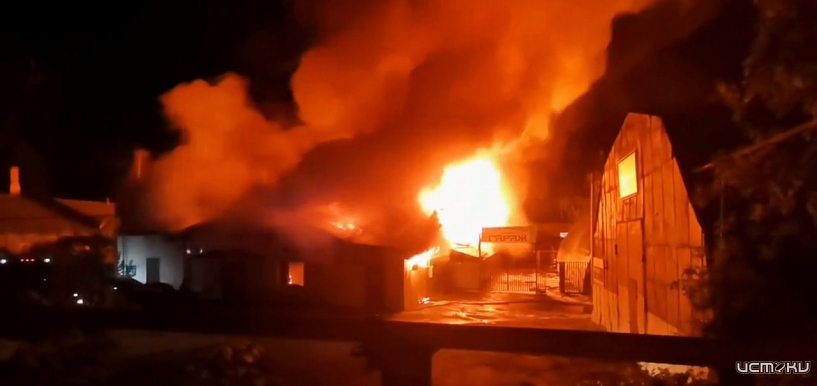 В сети появился видеоролик с горящими складами на Автовокзальной