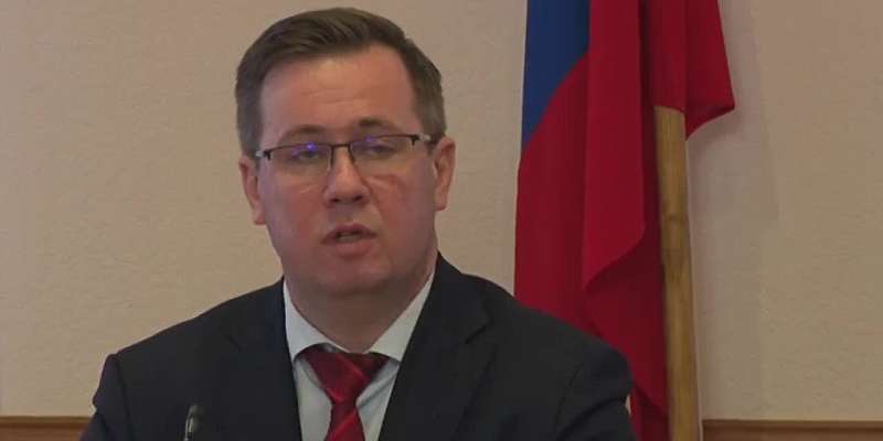 В соцсетях появилось видео с горевшей маршруткой, а сити-менеджер Орла был признан довольно образованным. Новости за 90 секунд