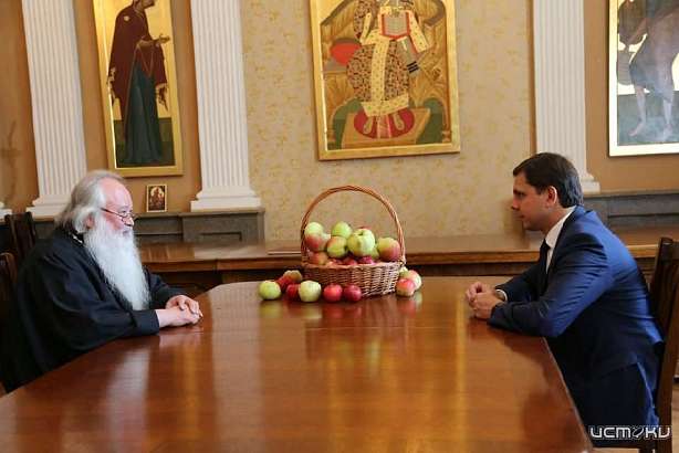 К митрополиту съездил, а на главврачей времени не нашел: Клычкова упрекнули в проблемах орловской медицины