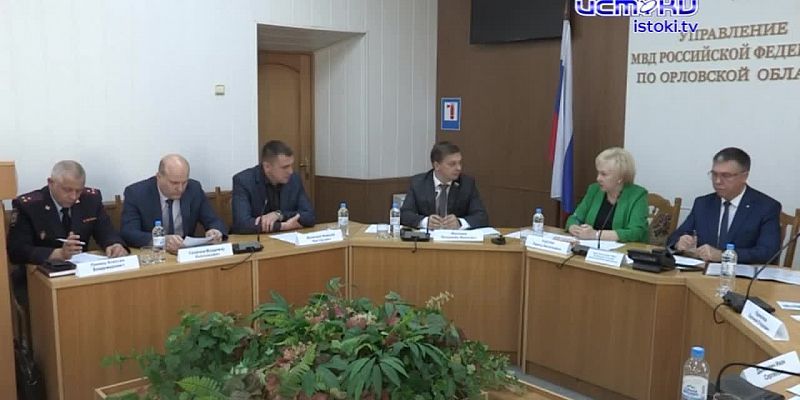 В зоне риска - пенсионеры и малограмотные пользователи гаджетов. Про мошенников рассказал главный прокурор области