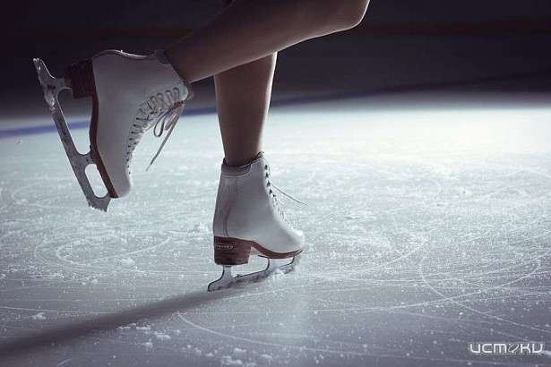 Фигуристы из разных городов России поборются за призы заслуженного мастера спорта СССР, двукратного Олимпийского чемпиона по фигурному катанию на коньках Артура Валерьевича Дмитриева