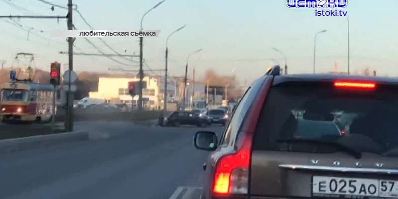 В Орле дрифтер разбил две машины на парковке, а врачи присоединились к флешмобу против коронавируса