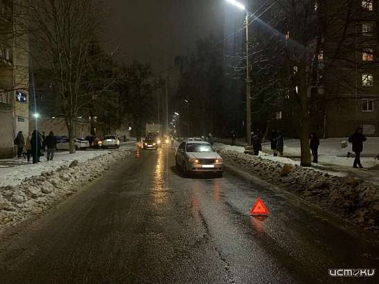 В Орле иномарка сбила ребёнка. Девочка госпитализирована