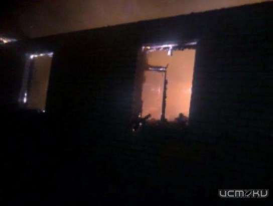 В Новодеревеньковском районе горел нежилой дом