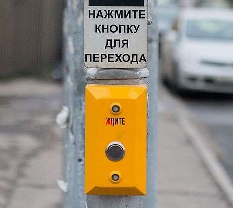 Около Плещеевской больницы грузовик сбил женщину