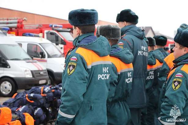 Орловские спасатели и пожарные несут службу в период праздников в усиленном режиме