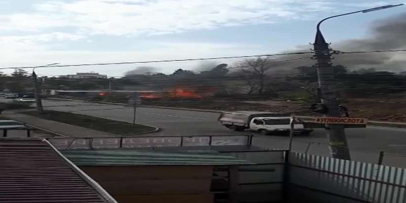 Видео: в Орле полыхала стихийная свалка