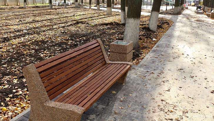 Клычков показал, как обновляется сквер перед главным корпусом ОГУ