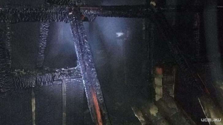 Вместо кладовой и коридора — пепелище: на Орловщине огонь охватил дом