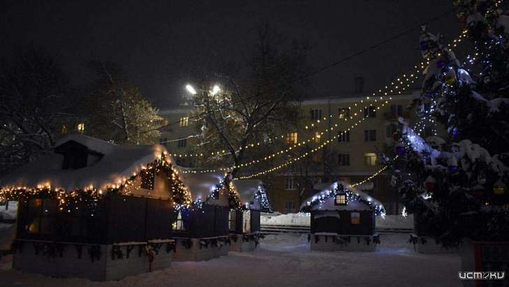 Дыры в бюджете: мэрия Орла не смогла расплатиться за новогодние украшения