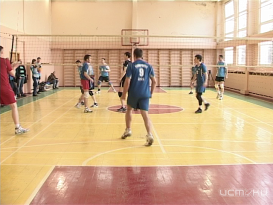 Лидеры против ветеранов: Открытый Чемпионат города по волейболу 