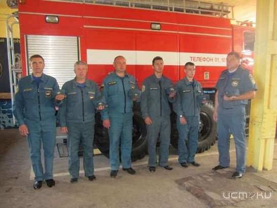 В Орле пожарные и спасатели присоединились к акции «Свеча памяти»