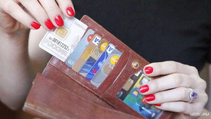 Родственница амчанина украла с его карты 100 тысяч рублей