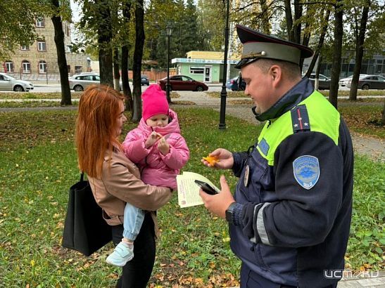 Сотрудники отдела Госавтоинспекции УМВД России по г. Орлу провели информационно-пропагандистскую акцию «Осторожно! Пешеход!»