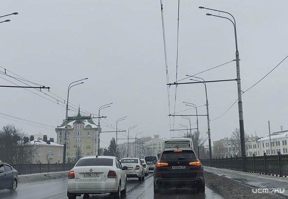 Автомобильные пробки сковали сегодня в первой половине дня 2 района Орла