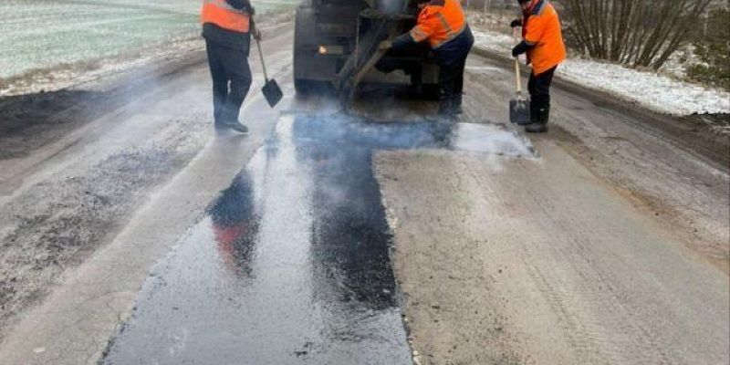 С начала января орловские дорожники отремонтировали более трёх тысяч квадратных метров  дорожного полотная С начала января орловские дорожники отремонтировали более трёх тысяч квадратных метров  дорожного полотная
