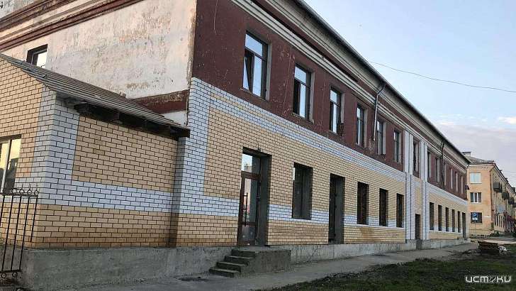 Фотофакт: во Мценске продолжают уничтожать памятник архитектуры 