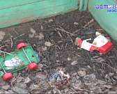 То денег нет, то подрядчика. 13-й дом по переулку Орлицкий не может дождаться капремонта и жильцы латают его сами, но это, конечно, мало помогает