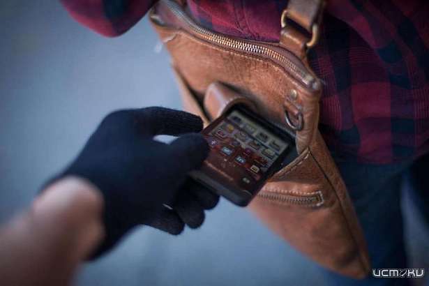 Полиция нашла орловчанина, укравшего телефон у подростка