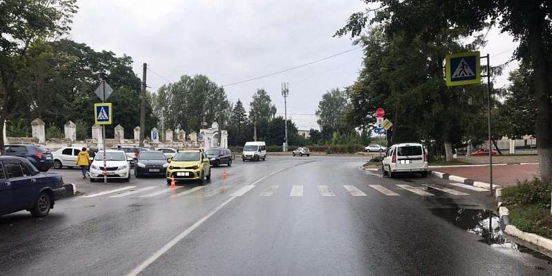 Возле Крестительского кладбища в Орле иномарка сбила женщину на зебре