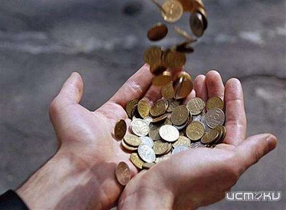Заработная плата в Орловской области за год сократилась на 10%