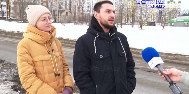 Жители Болховского микрорайона бьют тревогу - единственный въезд в жилой массив практически уничтожен.