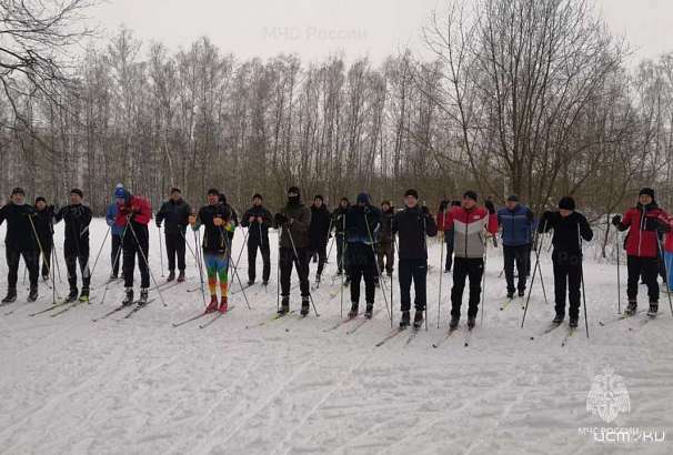 Сильнейшие спортсмены Орловского МЧС определились в лыжных гонках