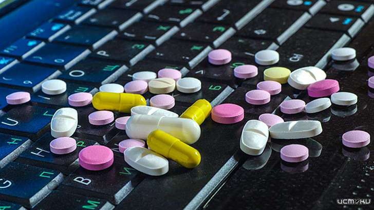 Орловчанка лишилась 725 тысяч рублей при заказе лекарств через Интернет