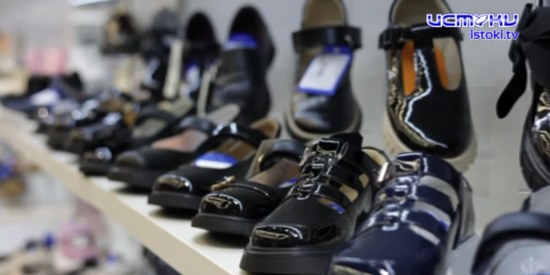 Как выбрать безопасную и удобную обувь для школьника: советы от Роспотребнадзора