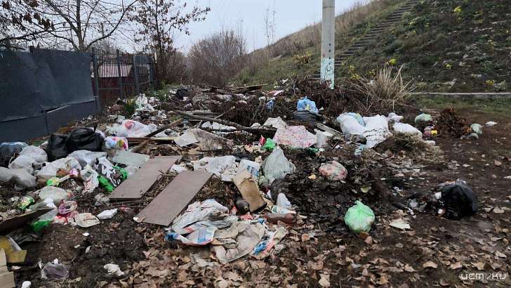 Фотофакт: Орел не может избавиться от залежей отходов 