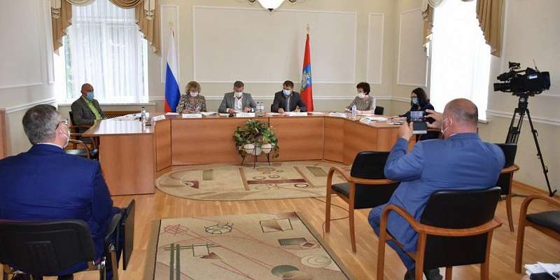 В Орле заблокированы счета более 100 школ и детсадов