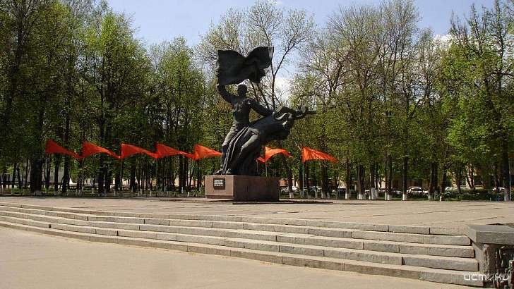 В Орле чиновников уличили в сговоре с «Артстроем» при ремонте Комсомольского сквера