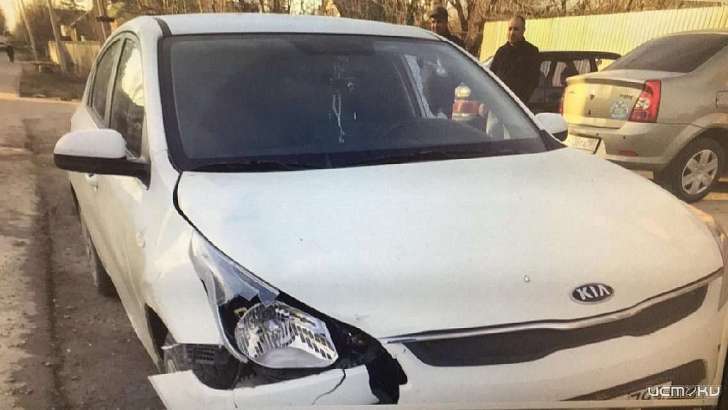 В Новосильском районе сбитая иномаркой женщина упала на ребенка