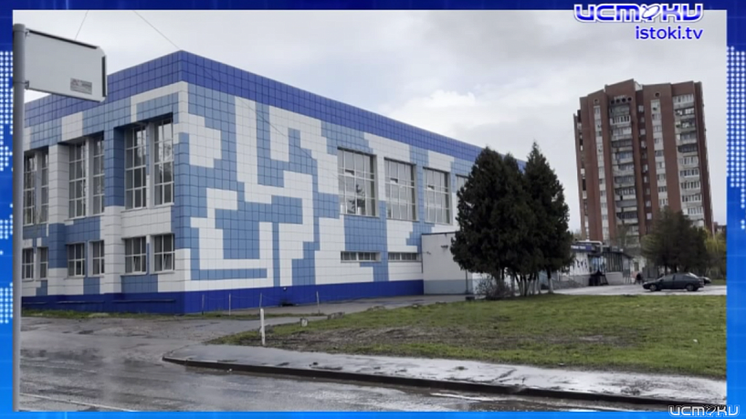 Спорткомплекс "ОРЛЭКС" ждет ремонт, а вот спортплощадку возле него-нет