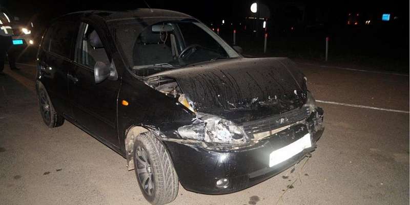 Под Орлом «Лада-Калина» влетела в металлическое ограждение