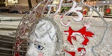 "Вот и праздникам конец". Орловчанин прислал нам фотографии демонтажа новогодних украшений