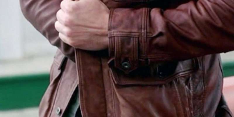 Орловчанин пытался вынести из магазина куртку, надев ее на себя