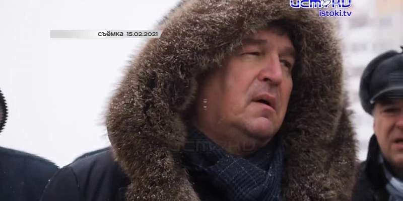 Вместо ремонта дорогу на улице Бурова в районе 46-го дома в Орле перекрыли