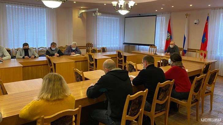 Мэр Орла: «Даже жители выходят на уборку снега, а дворники и техника – нет»