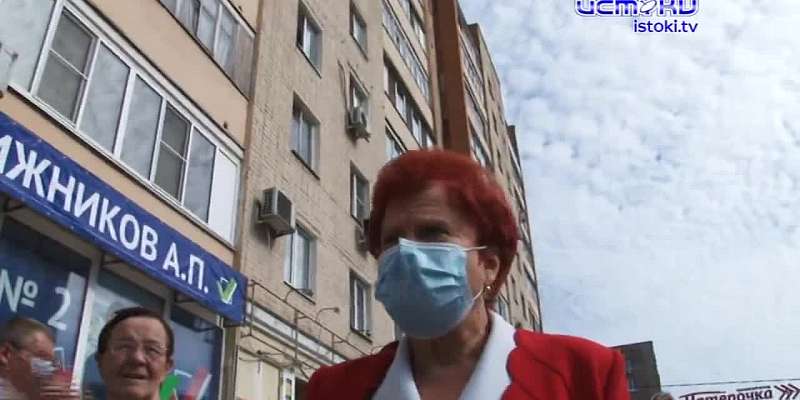 Ажиотаж возле штаба одного из кандидатов в депутаты: за что платят орловчанам, вставшим в очередь