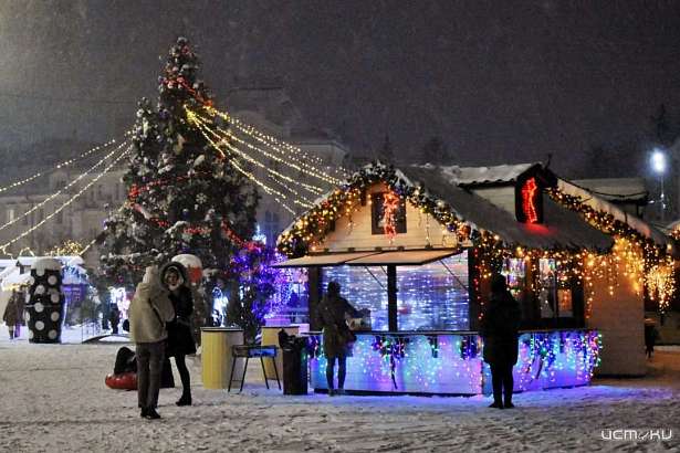 В Орле новогодняя ярмарка начнет работать с 18 декабря В Орле новогодняя ярмарка начнет работать с 18 декабря