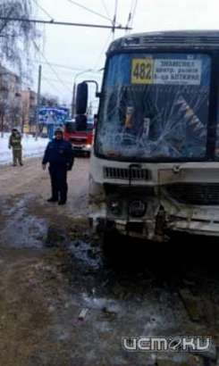 В Орле столкнулись два «ПАЗика»