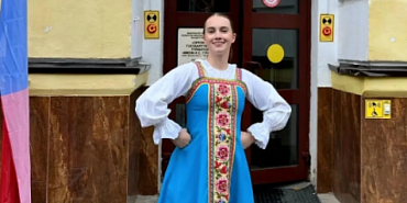 Русские сарафаны, яркие орнаменты, национальные головные уборы на орловских избирательных участках