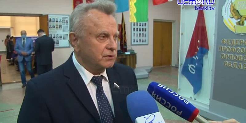 В Орле медикам вручили медали "За особый вклад в борьбу с коронавирусом"