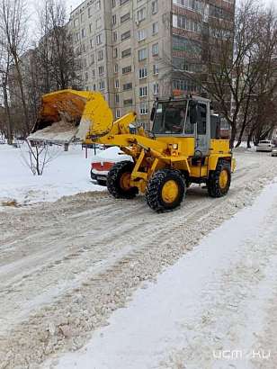 Орел от снега этой ночью очищали почти 70 единиц техники – власти