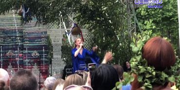 На Троицких хороводах выступила знаменитая певица "Варвара"!