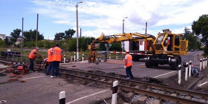 Движение автомобилей через железнодорожный переезд на стации Глазуновка в Орловской области будет закрыто 8 августа на время ремонтных работ