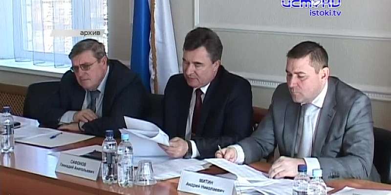 Орловчане жалуются на свалку даже возле детсада, а одна из маршруток вышла в рейс с дополнительной дверью